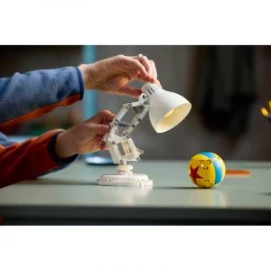 LEGO 21357 Disney Pixar Luxo Jr. — achat malin sur Planet-Brick (vue détail 8)