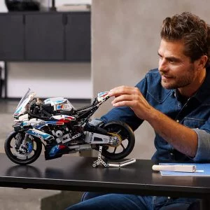 LEGO 42130 BMW M 1000 RR — meilleur prix sur Planet-Brick (vue détail 9)