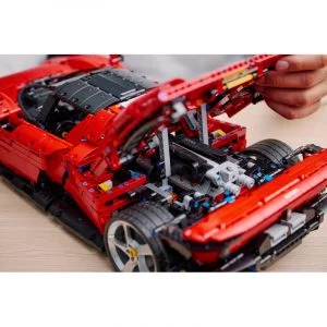 LEGO 42143 Ferrari Daytona SP3 — meilleur prix sur Planet-Brick (vue détail 9)