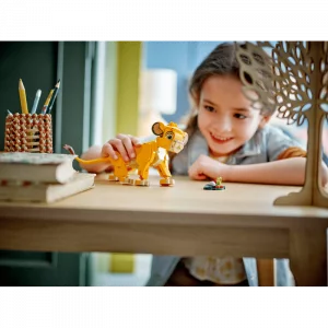 LEGO 43243 Simba, le bébé du Roi lion — prix le plus bas sur Planet-Brick (vue détail 6)