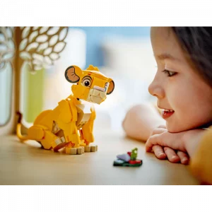 LEGO 43243 Simba, le bébé du Roi lion — comparatif marchands sur Planet-Brick (vue détail 7)