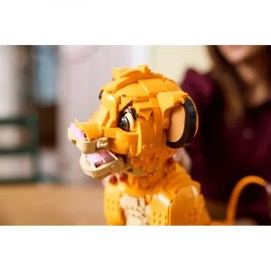 LEGO 43247 Simba, le jeune Roi lion — prix le plus bas sur Planet-Brick (vue détail 6)