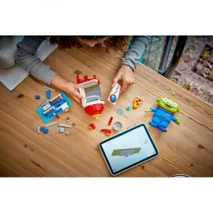 LEGO 43307 Alien et la fusée Pizza Planet — meilleur prix sur Planet-Brick (vue détail 9)