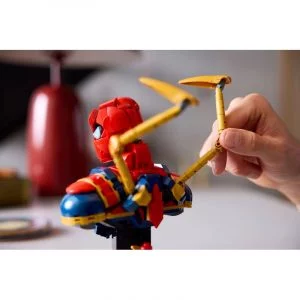 LEGO 76326 Buste d’Iron Spider-Man — bons plans et promos sur Planet-Brick (vue détail 3)