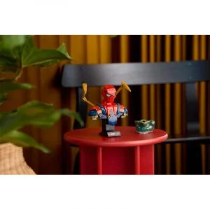LEGO 76326 Buste d’Iron Spider-Man — comparatif marchands sur Planet-Brick (vue détail 7)