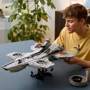 LEGO 76354 L’héliporteur du SHIELD — comparatif marchands sur Planet-Brick (vue détail 7)