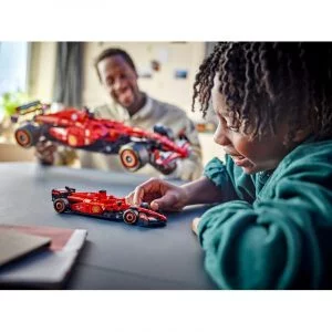 LEGO 77242 Voiture F1® Ferrari SF-24 — comparatif marchands sur Planet-Brick (vue détail 7)