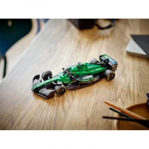 LEGO 77245 Voiture F1® Aston Martin Aramco AMR24 — comparatif marchands sur Planet-Brick (vue détail 7)