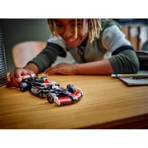 LEGO 77250 Voiture F1® MoneyGram Haas Team VF-24 — meilleure offre du moment sur Planet-Brick (vue détail 5)