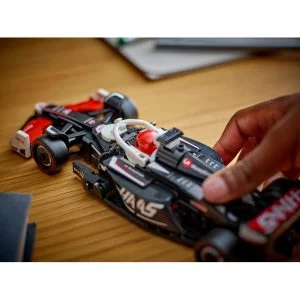 LEGO 77250 Voiture F1® MoneyGram Haas Team VF-24 — prix le plus bas sur Planet-Brick (vue détail 6)