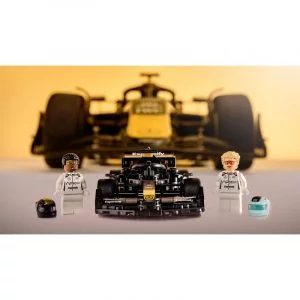 LEGO 77252 Voiture de course de l’écurie APXGP tirée du film F1® — comparatif marchands sur Planet-Brick (vue détail 7)