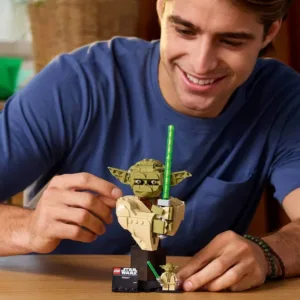 Star Wars™ 75438 Le buste de Yoda™ — comparatif marchands sur Planet-Brick (vue détail 7)