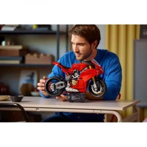 Technic 42202 La Moto Ducati Panigale V4 S — comparez les prix sur Planet-Brick (vue détail 4)