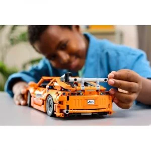 Technic 42204 Fast and Furious Toyota Supra MK4 — meilleur prix sur Planet-Brick (vue détail 9)