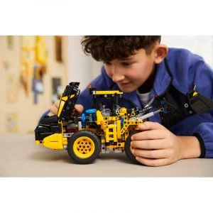 Technic 42209 La chargeuse sur pneus Volvo L120 Electric — achat malin sur Planet-Brick (vue détail 8)