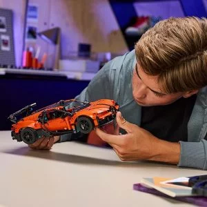 Technic 42222 Hypercar Bugatti Chiron Pur Sport — comparatif marchands sur Planet-Brick (vue détail 7)