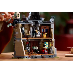 LEGO 11383 Le manoir du maire — comparatif marchands sur Planet-Brick (vue détail 7)