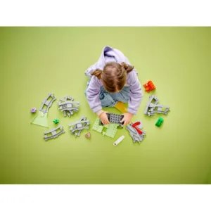 LEGO 10425 Set d'extension : Les rails et le tunnel du train — comparatif marchands sur Planet-Brick (vue détail 7)