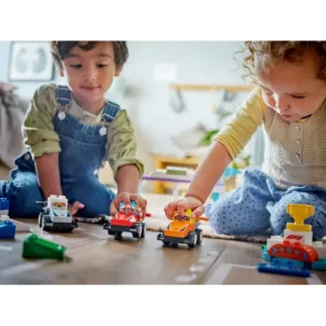 LEGO 10445 Voitures de course et pilotes d’une écurie de F1® — comparatif marchands sur Planet-Brick (vue détail 7)