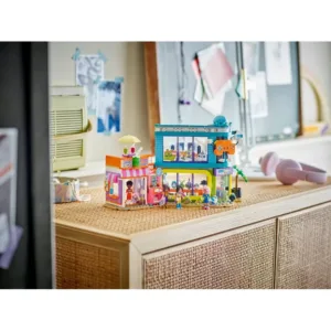 LEGO 42674 La boutique de BD et de jeux — comparatif marchands sur Planet-Brick (vue détail 7)