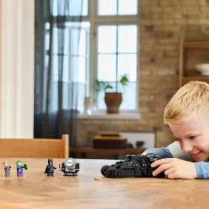 LEGO 76303 La Batmobile Tumbler de Batman™ contre Double-Face et Le Joker™ — meilleure offre du moment sur Planet-Brick (vue détail 5)