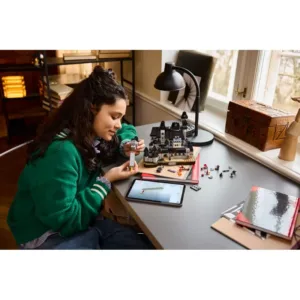 LEGO 76788 L’Académie Nevermore — comparatif marchands sur Planet-Brick (vue détail 7)