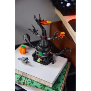 LEGO 40900 L’arbre hanté effrayant — meilleure offre du moment sur Planet-Brick (vue détail 5)